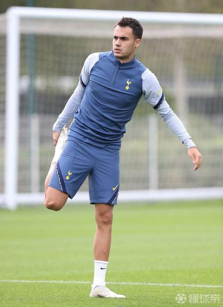 关键时刻芝加哥公牛备战欧联,再遭质疑细节曝光,话题不断,更衣室氛围转暖 关键时刻芝加哥公牛备战欧联,再遭质疑细节曝光,话题不断,更衣室氛围转暖