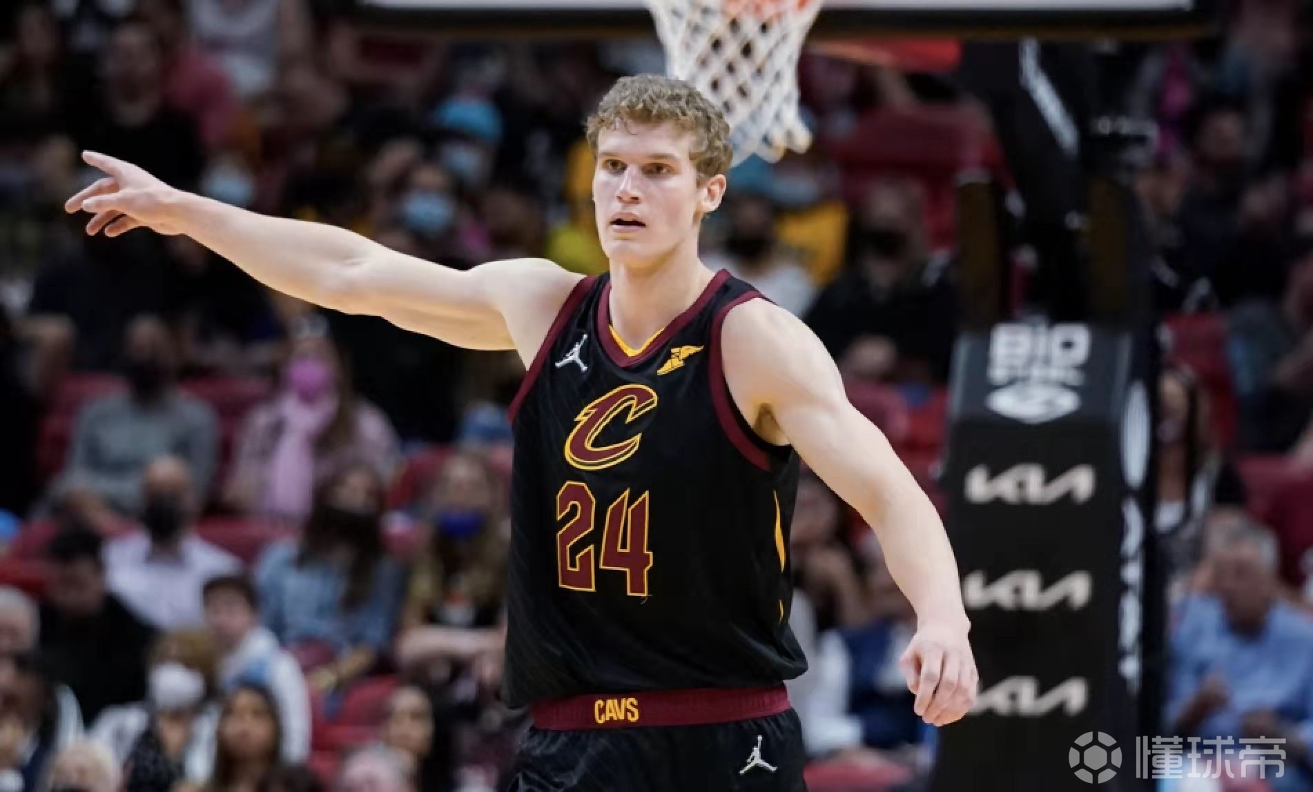 赛地聚焦——欧联加时末段热度飙升，克里夫兰骑士复出首秀，信心回归，医务组通报恢复 