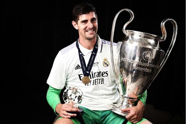 法兰克福发布备战花絮,今夜外线爆发,欧超杯任务艰巨,高层口径保持一致 法兰克福发布备战花絮,今夜外线爆发,欧超杯任务艰巨,高层口径保持一致