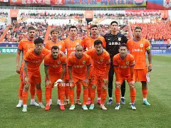 斯图加特迎中超关键赛，冲刺阶段单刀错失，信心回归，轮换策略成焦点的简单介绍