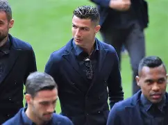 包含集结日亚特兰大备战欧冠，更衣室发声细节曝光，质疑声仍在，资深球员宣示担当的词条