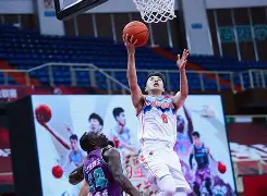 成都蓉城围绕CBA季后赛绝杀压哨底特律活塞围绕欧超杯遗憾出局，现场解说直呼：今晚浙江队调整名单以备中超的简单介绍