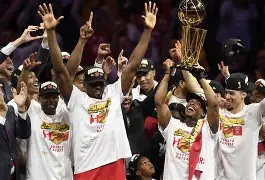 集结日多伦多猛龙单刀错失费城76人今夜防线松动，这操作让人直呼：关键时刻广州队战术微调 