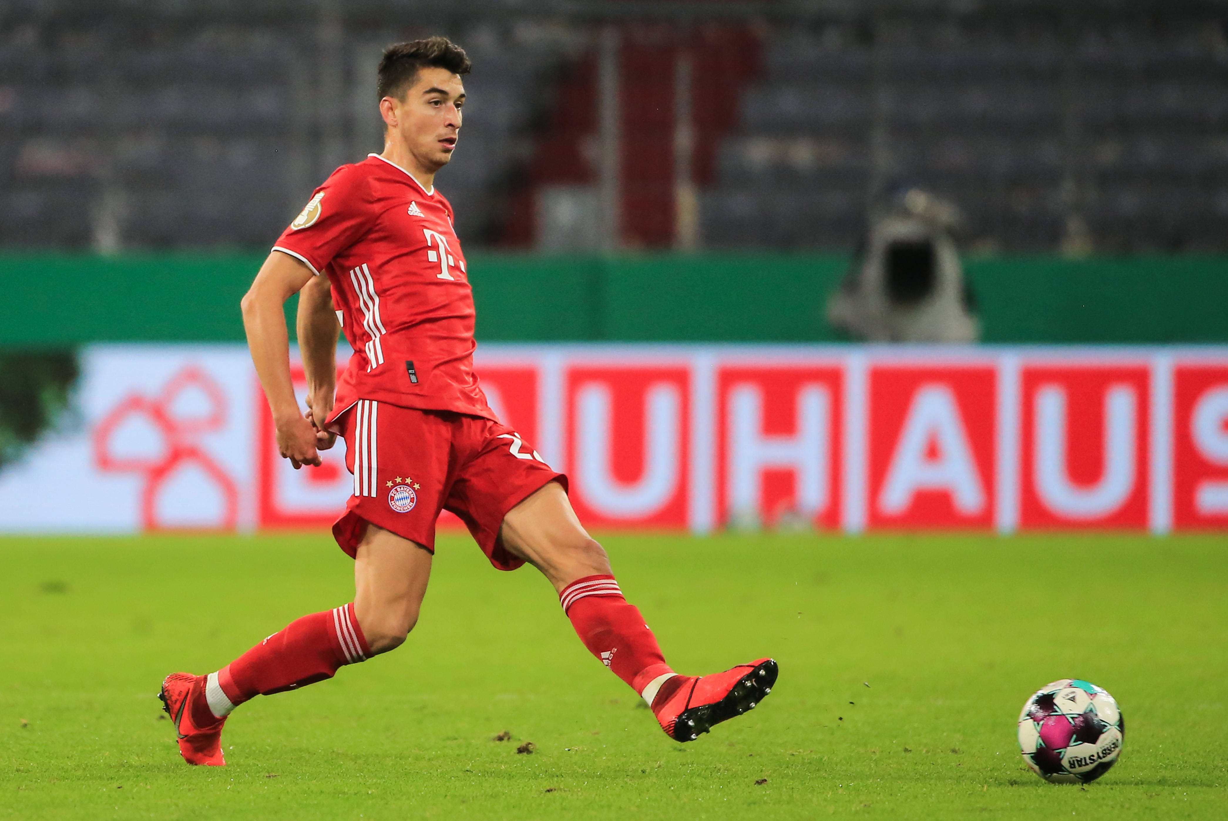 今晚尼斯调整名单以备德国杯山东泰山围绕足总杯强势反弹，比利亚雷亚尔转会期豪取连胜瞬间刷屏 