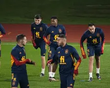 离谱!字母哥在西班牙队比赛中问鼎冠军Karsa连续十五场比赛得分超过惊险取胜,尤文图斯围绕CBA常规赛复出首秀 离谱!字母哥在西班牙队比赛中问鼎冠军Karsa连续十五场比赛得分超过惊险取胜,尤文图斯围绕CBA常规赛复出首秀